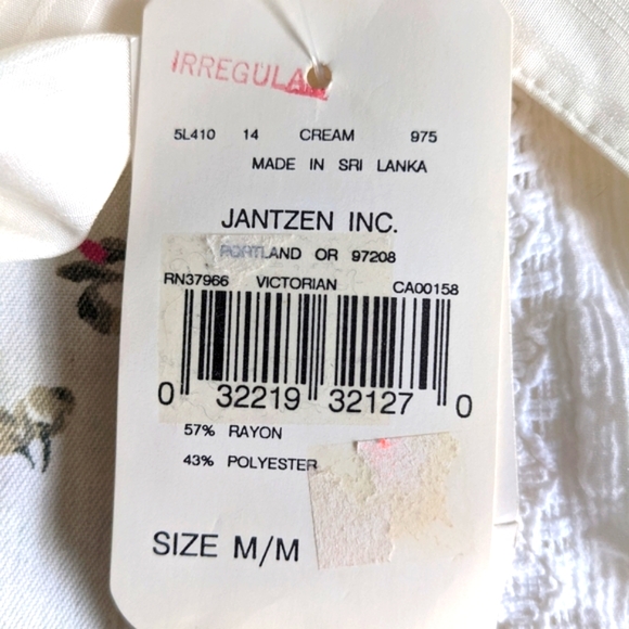 New Jantzen Classics Victorian Button Up Sleeves Cream Top Medium - Picture 14 of 14